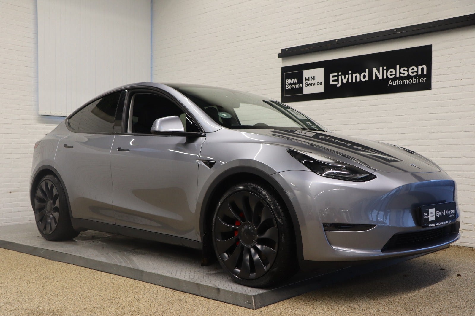 Tesla Model Y Performance AWD