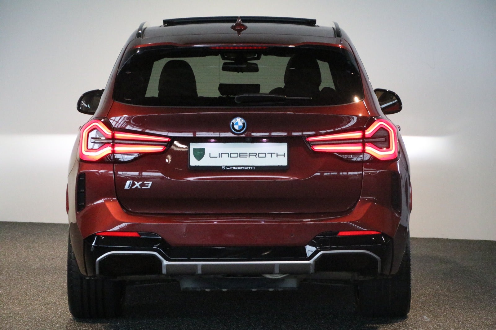 BMW iX3 Charged Plus M-Sport 5d - 4