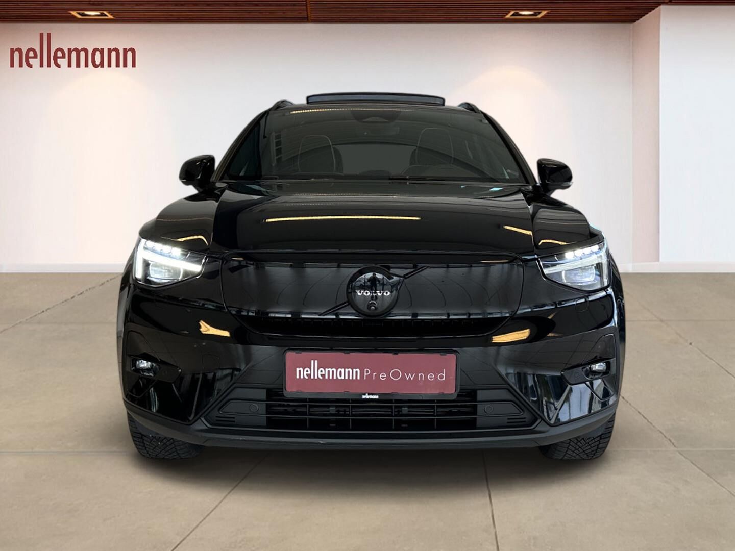 Volvo EX40 Extended Range Black Edition