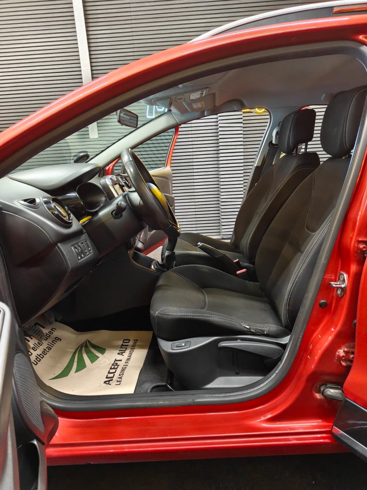 Billede af Renault Clio IV 0,9 TCe 90 Expression Sport Tourer