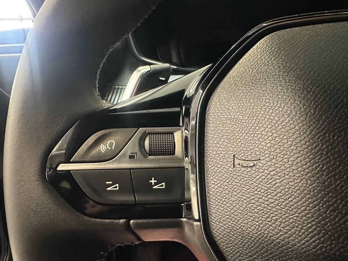 Peugeot 2008 PureTech 130 First Selection EAT8