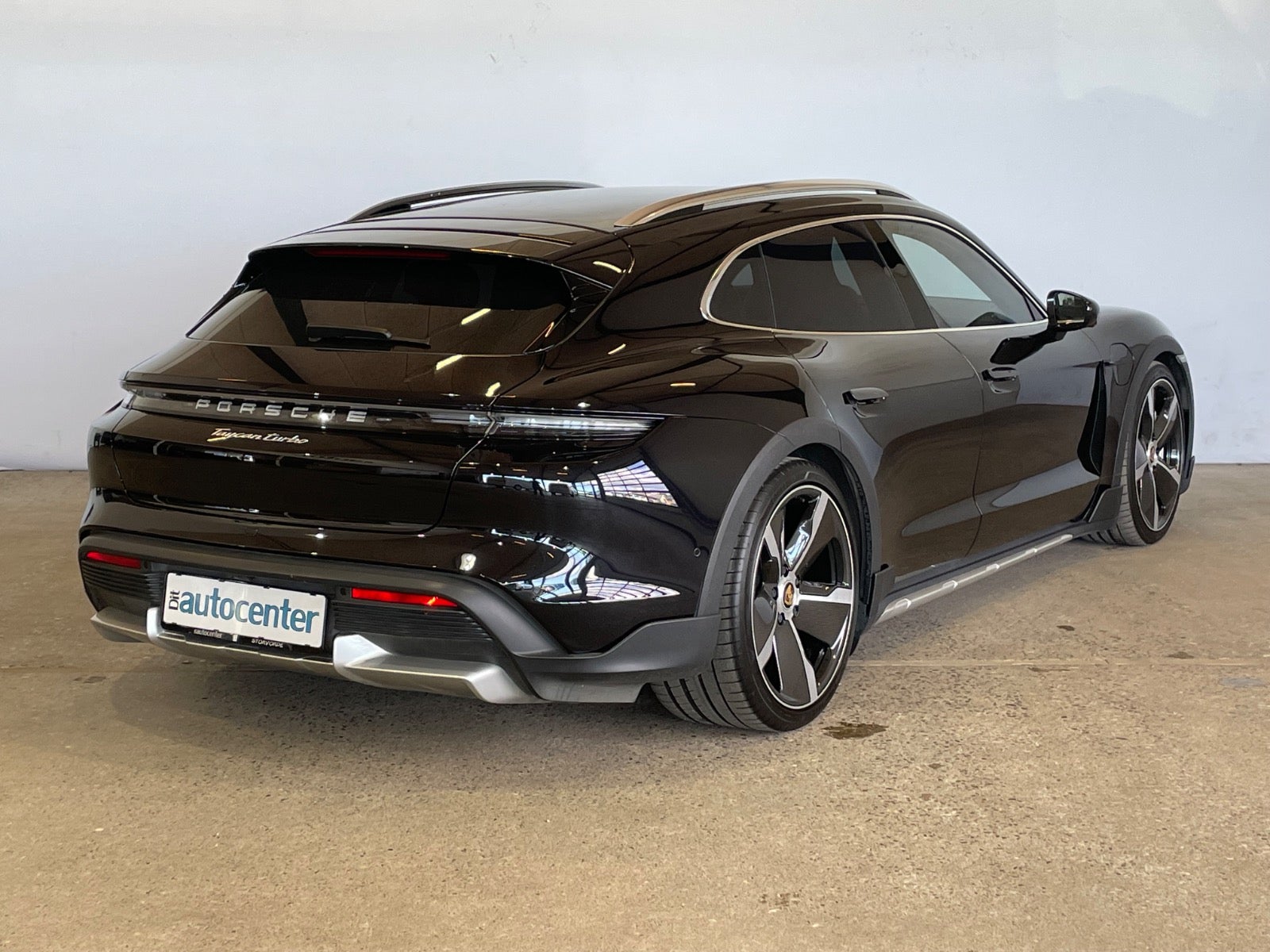 Porsche Taycan Turbo Cross Turismo