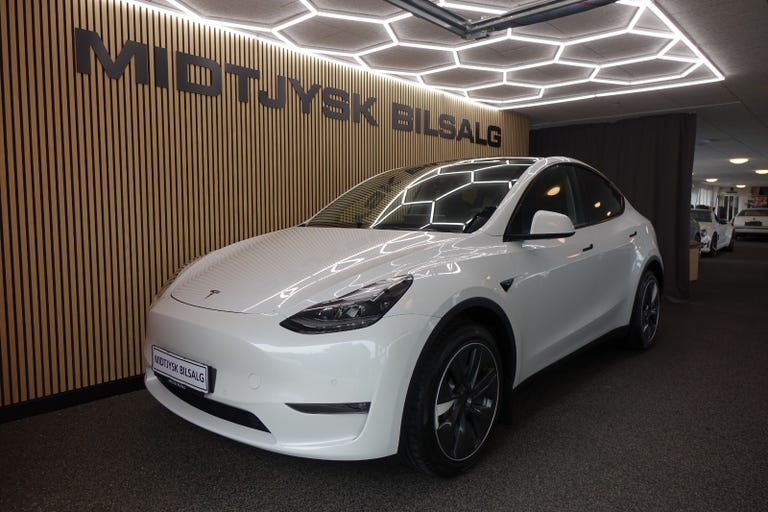 Tesla Model Y Long Range AWD
