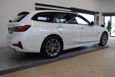 BMW 330e Touring Sport Line aut.