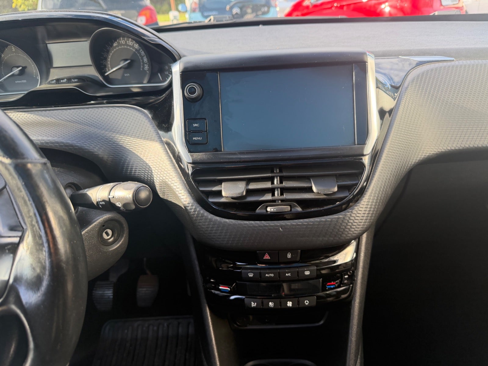 Billede af Peugeot 208 1,6 BlueHDi 100 Allure Sky