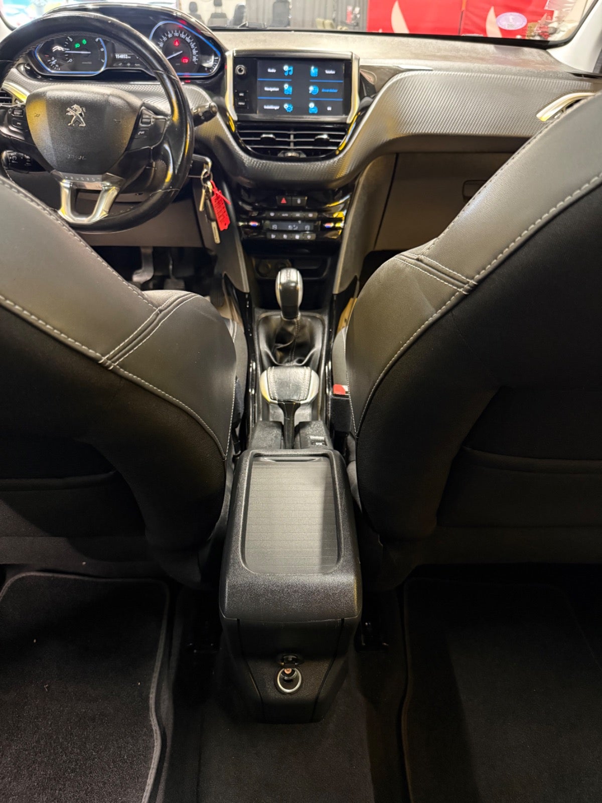 Billede af Peugeot 2008 1,2 e-THP 110 Allure Sky