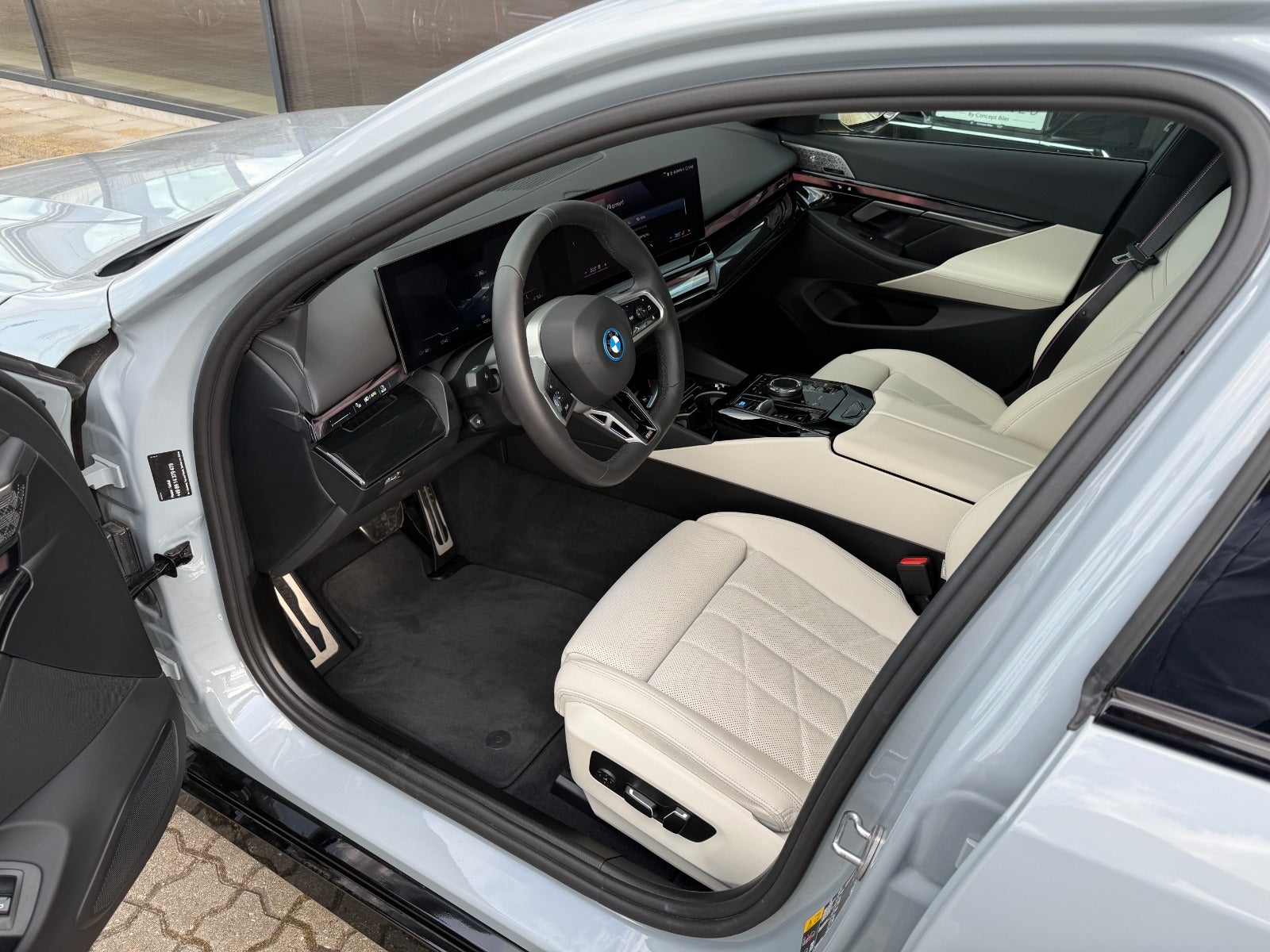 BMW i5 eDrive40 M-Sport Pro 4d - 6