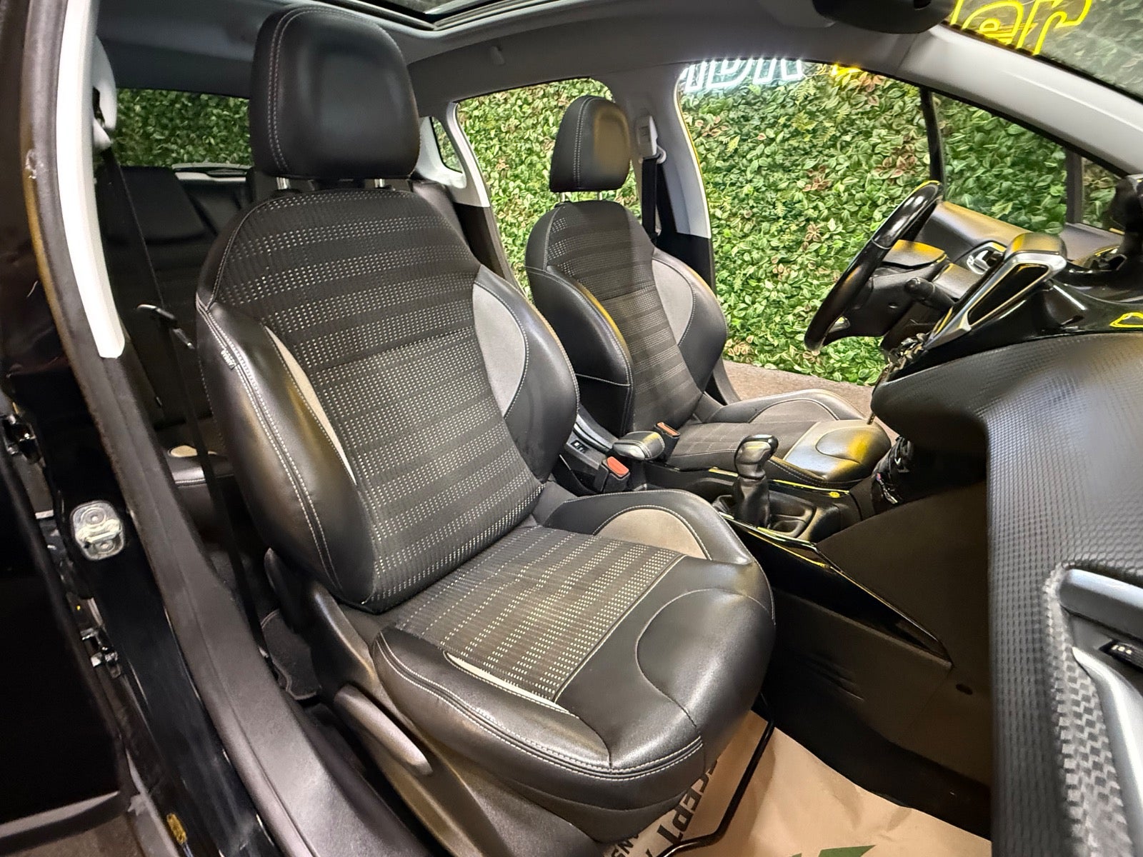 Billede af Peugeot 2008 1,2 e-THP 110 Allure Sky