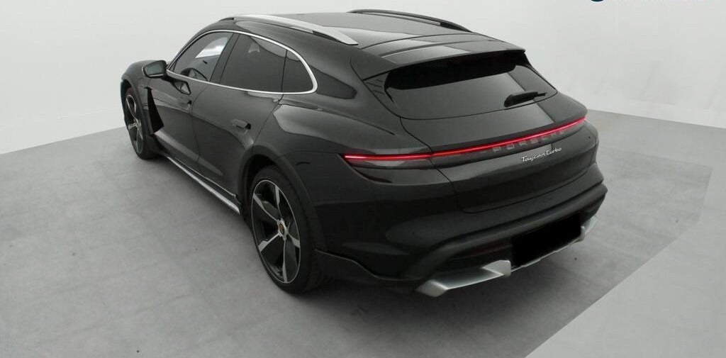 Porsche Taycan Turbo Cross Turismo