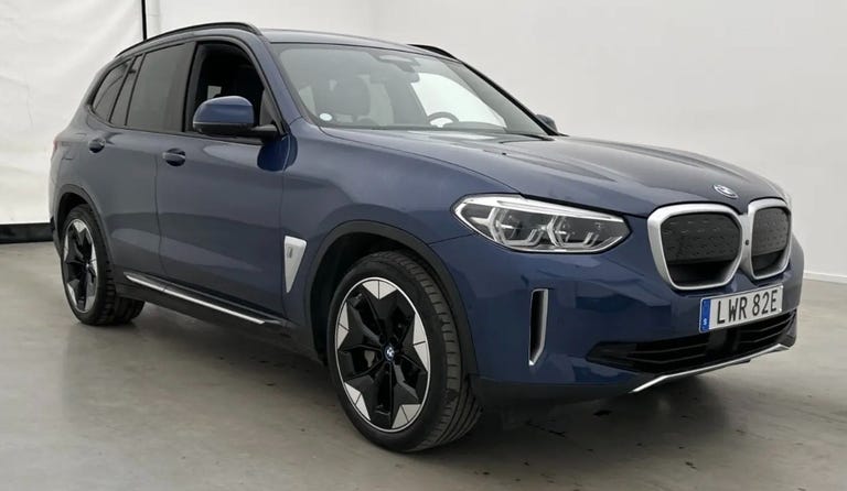 BMW iX3 Charged Plus