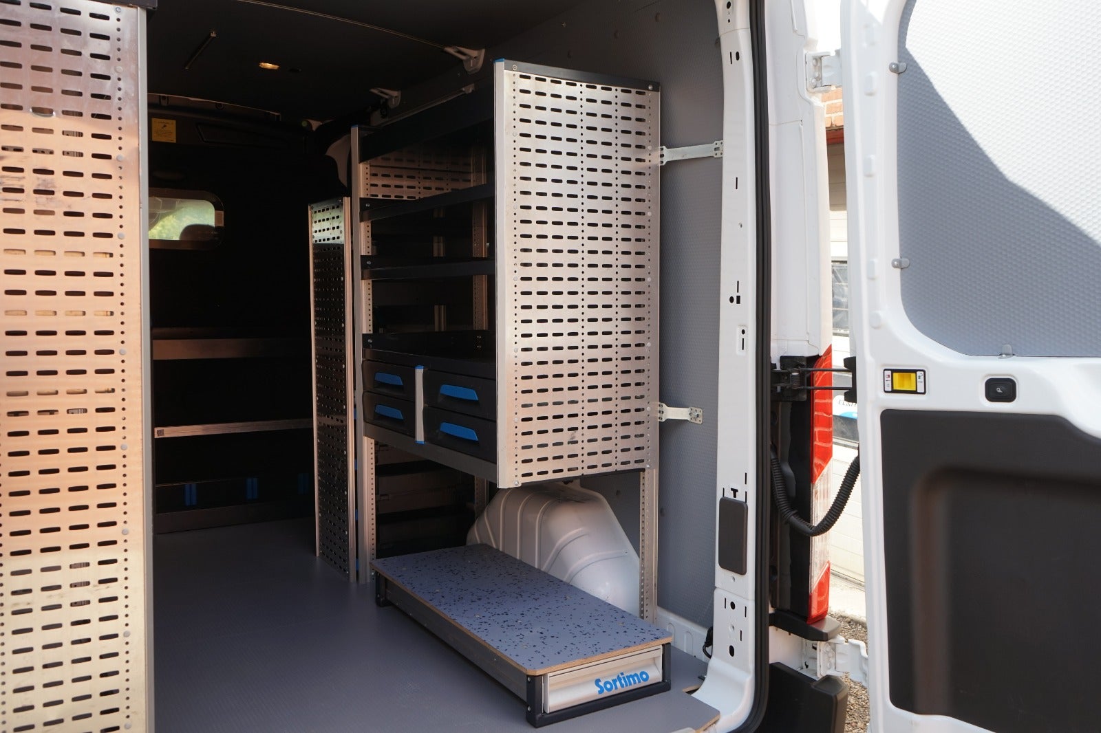 Billede af Ford Transit 350 L2 Van 2,0 TDCi 130 Trend H2 FWD