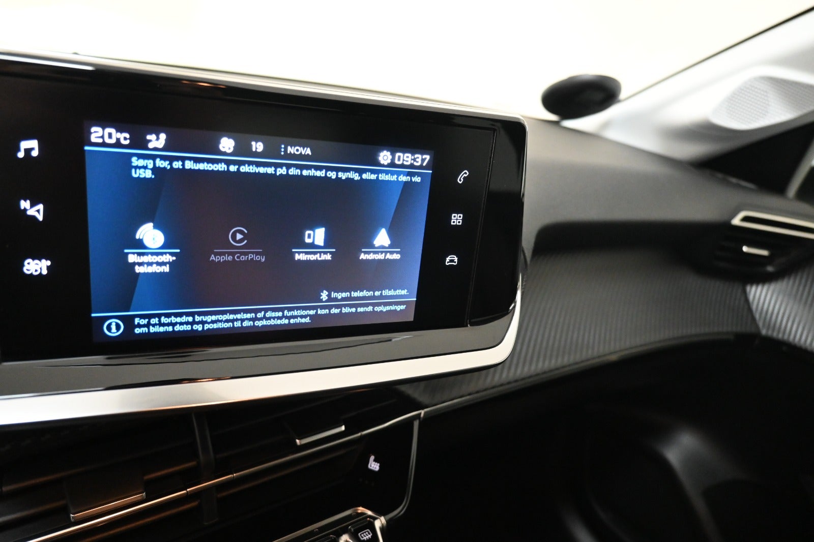 Peugeot 208 PureTech 100 Selection Tech