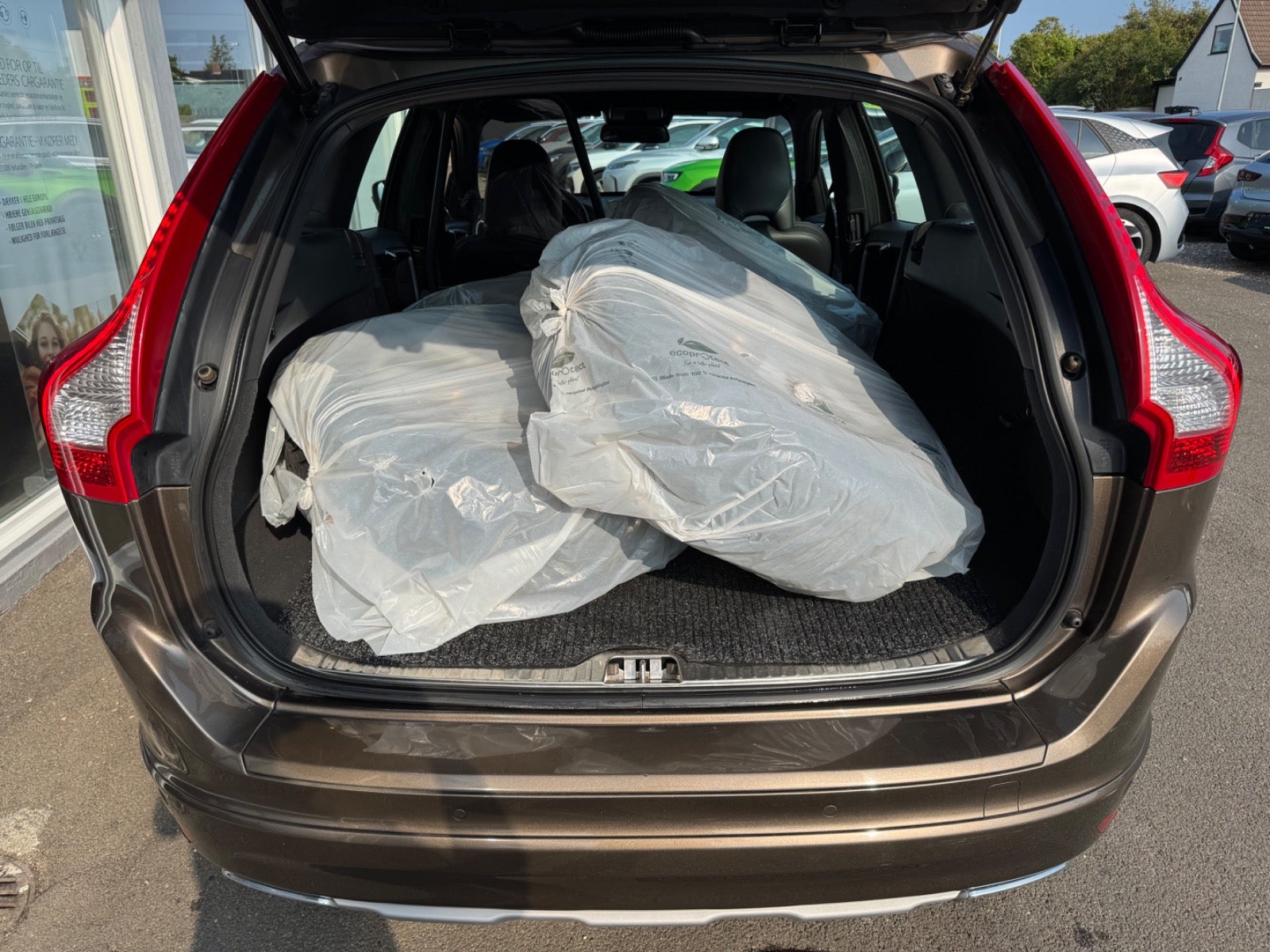 Billede af Volvo XC60 2,4 D5 220 Momentum aut. AWD Van