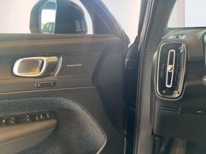 Volvo EC40 Extended Range Black Edition