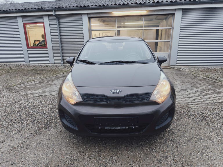 Kia Rio CVVT Limited