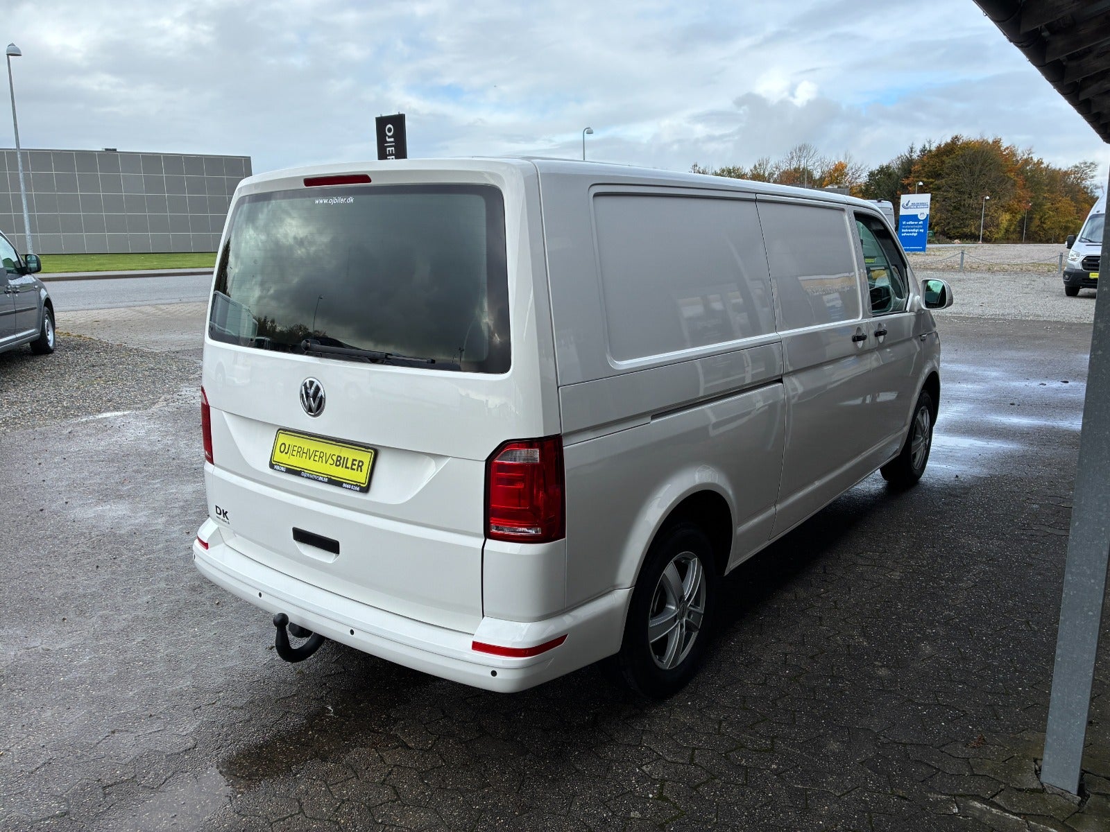 VW Transporter TDi 102 Kassevogn lang