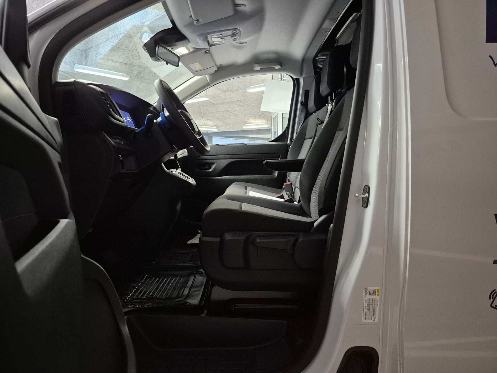 Toyota ProAce Medium Comfort Master – 6