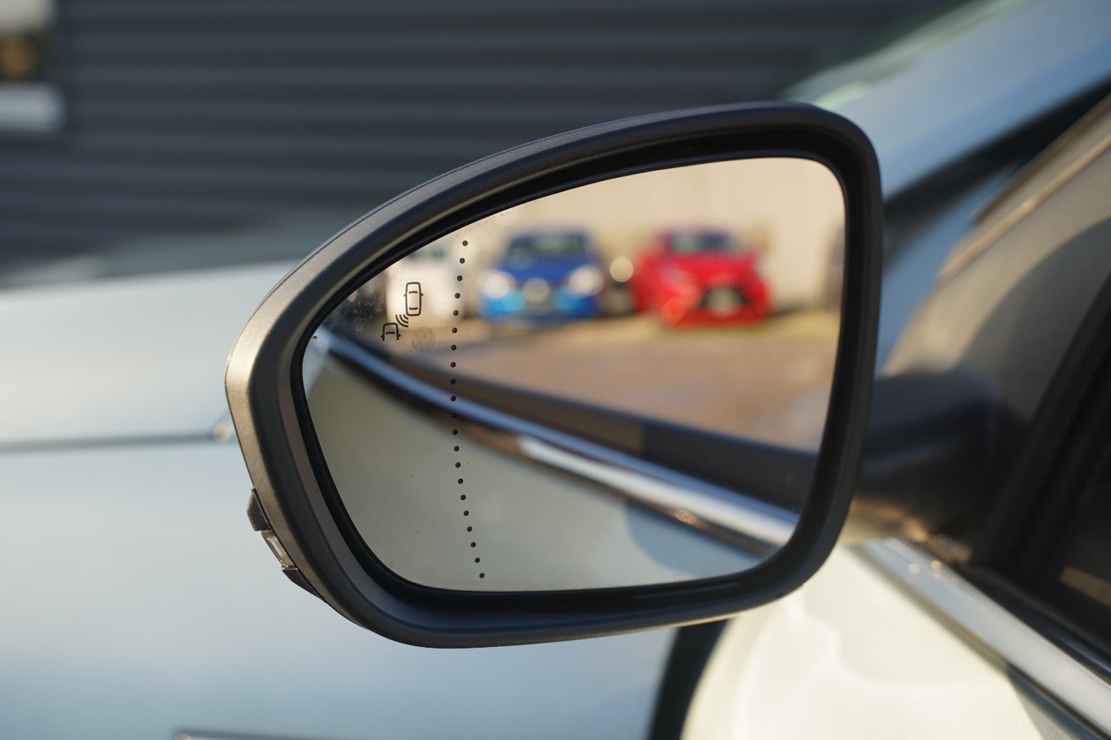 Billede af Renault Megane IV 1,6 E-Tech Intens Sport Tourer