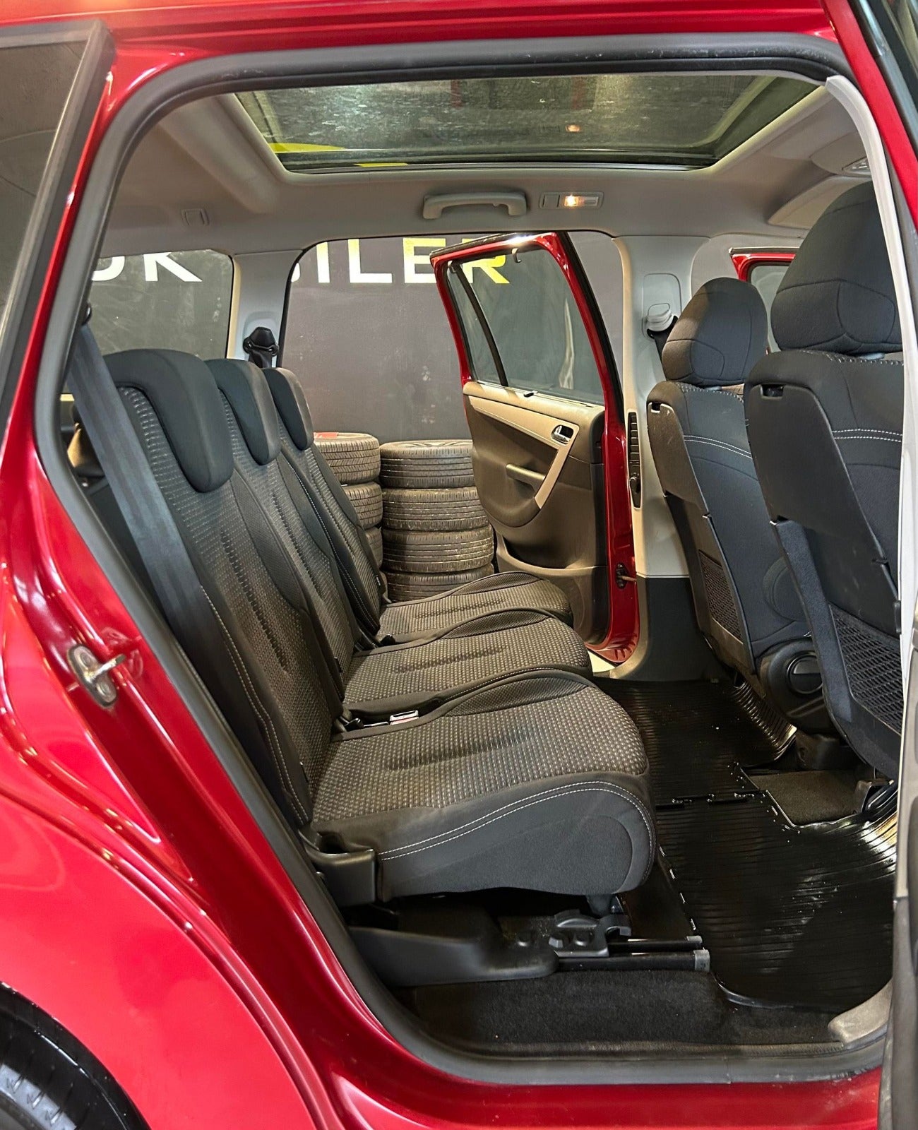 Billede af Citroën Grand C4 Picasso 1,6 e-HDi 112 Business E6G 7prs