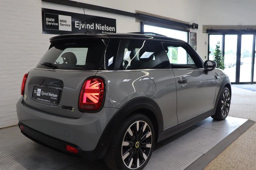 MINI Cooper SE Camden Edition