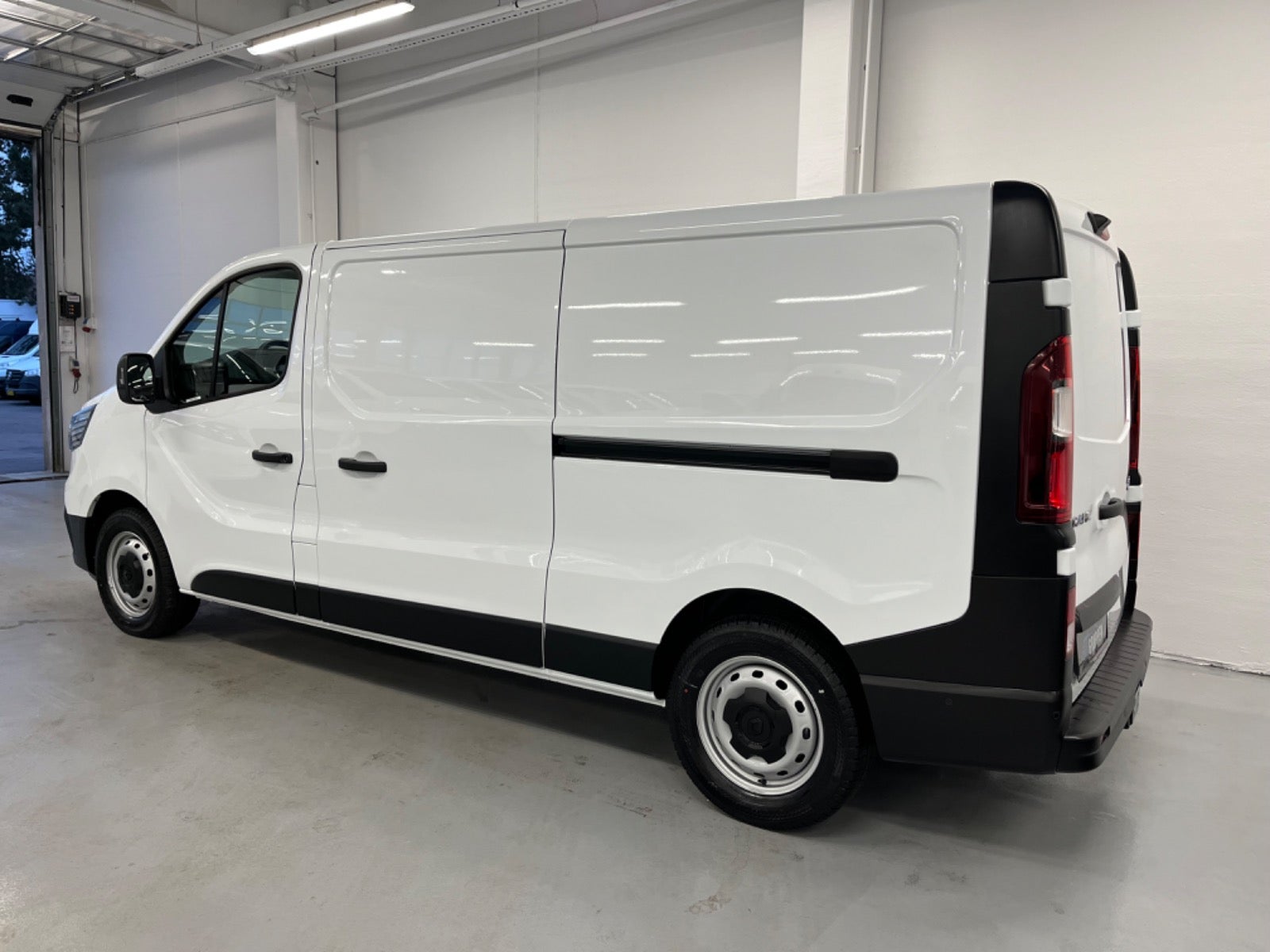 Billede af Renault Trafic 2,0 dCi 150 L2H1 Tekno EDC