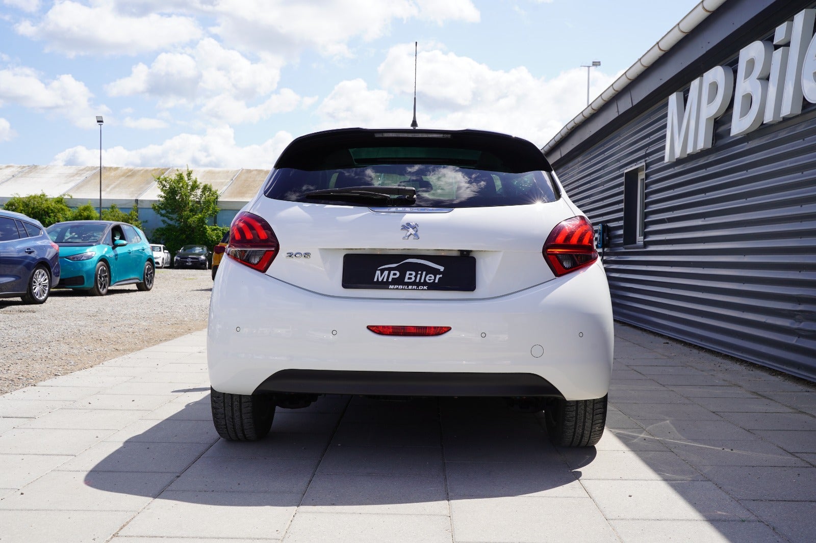 Billede af Peugeot 208 1,6 BlueHDi 100 Allure Sky