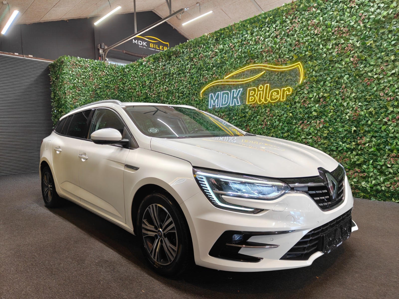 Billede af Renault Megane IV 1,6 E-Tech Zen Sport Tourer