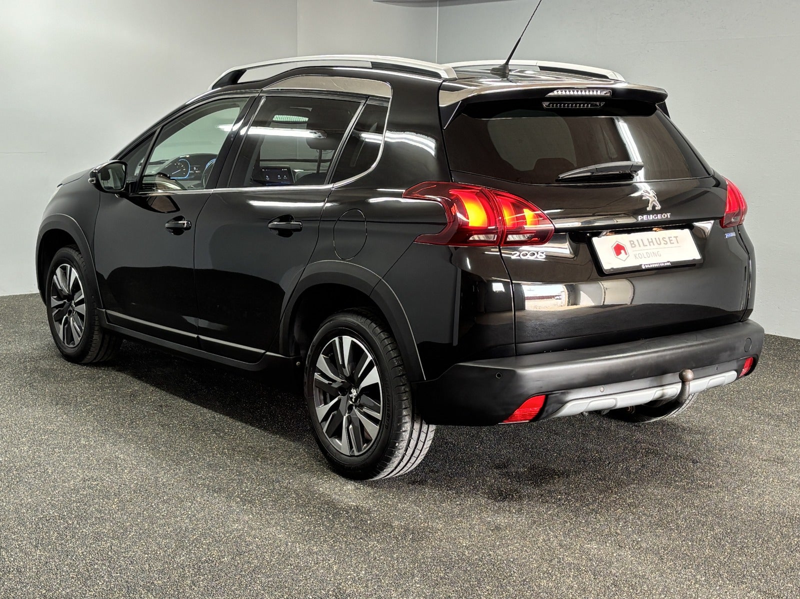 Billede af Peugeot 2008 1,2 e-THP 110 Allure Sky