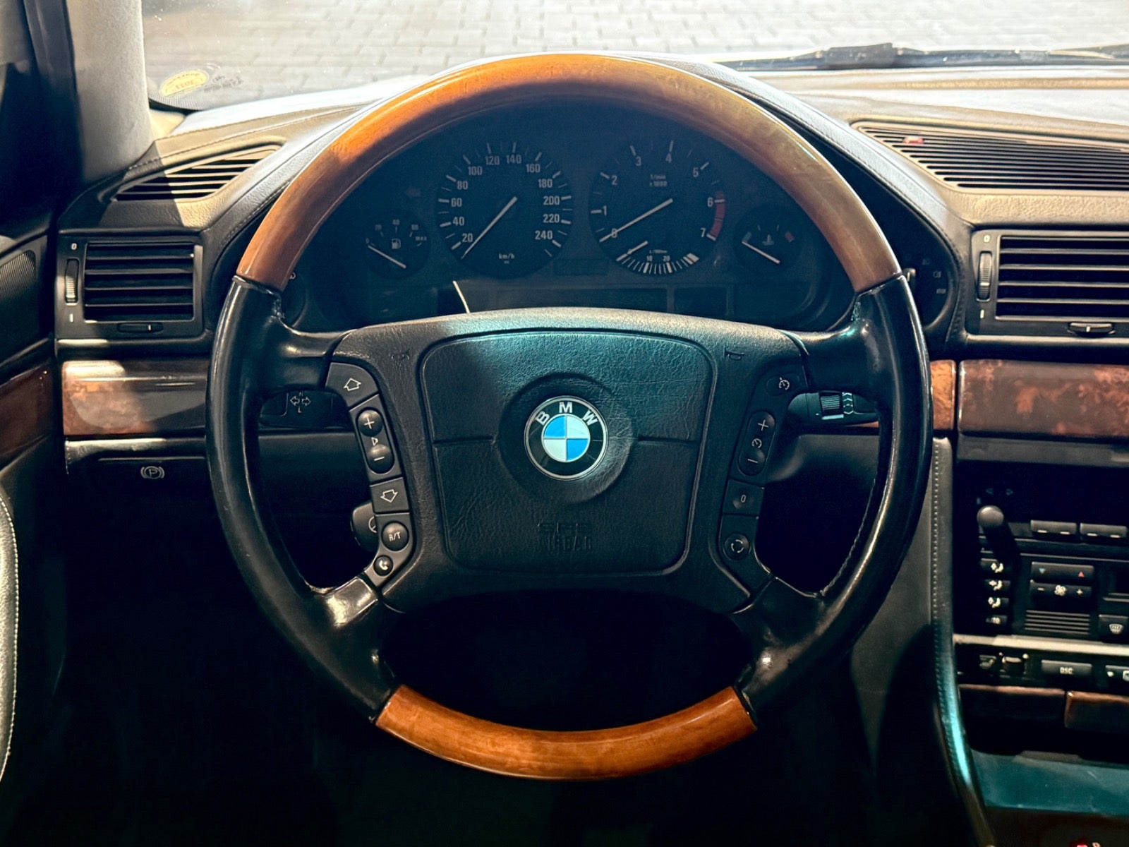 Billede af BMW 750i 5,0 V12 aut.