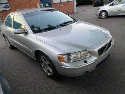 Volvo S60 2,4 170 Momentum 4d