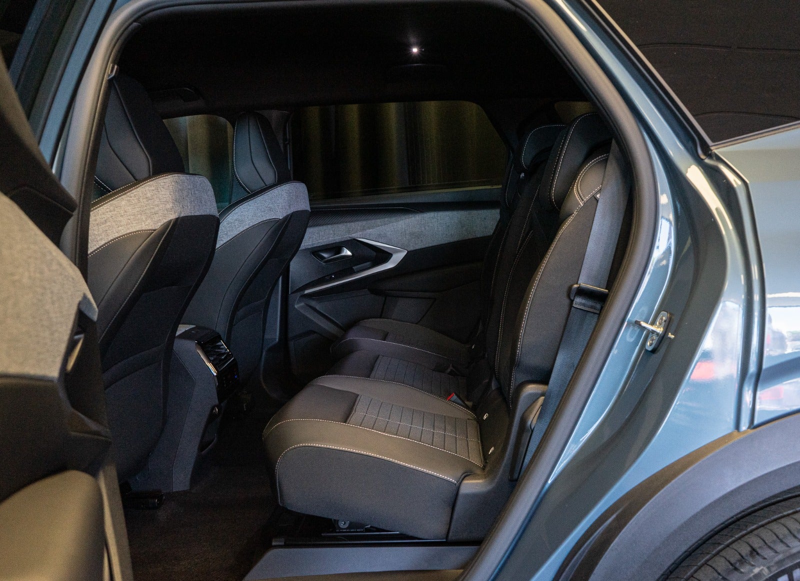 Billede af Peugeot e-5008 77 Allure 7prs