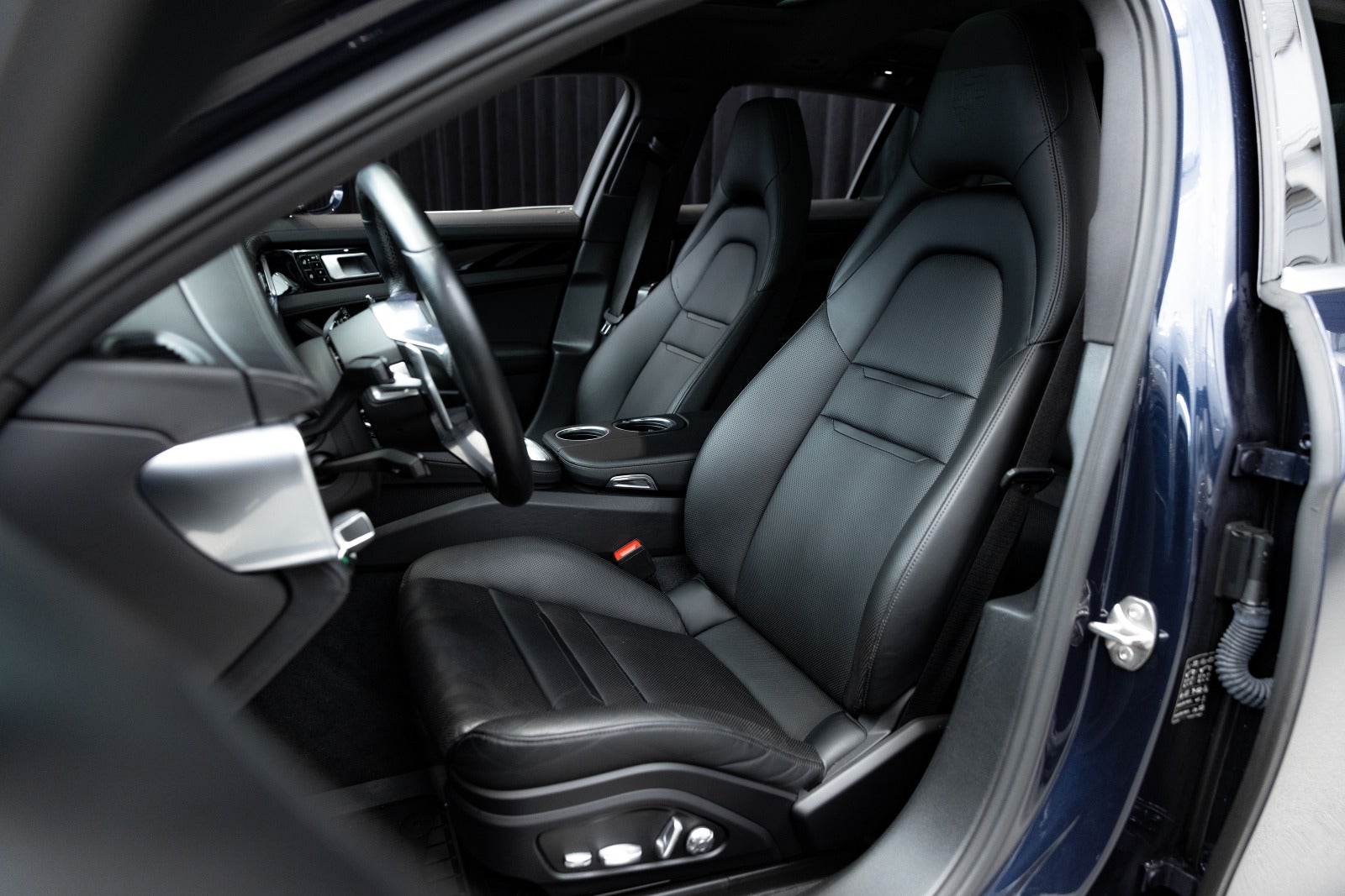 Gallery image 8 of 18