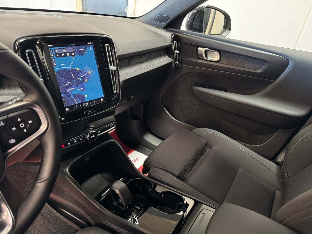 Volvo XC40 P6 ReCharge Core