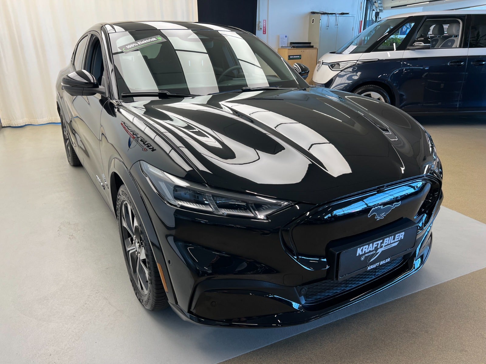 Billede af Ford Mustang Mach-E 98 Premium Extended Range