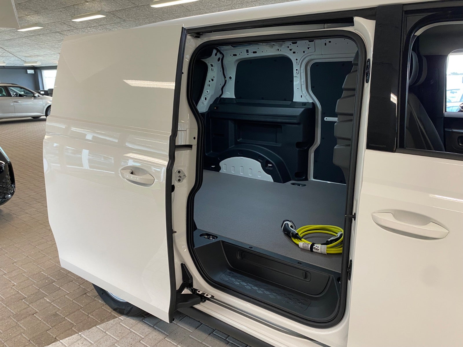 VW ID. Buzz Cargo Comfort+ – 6