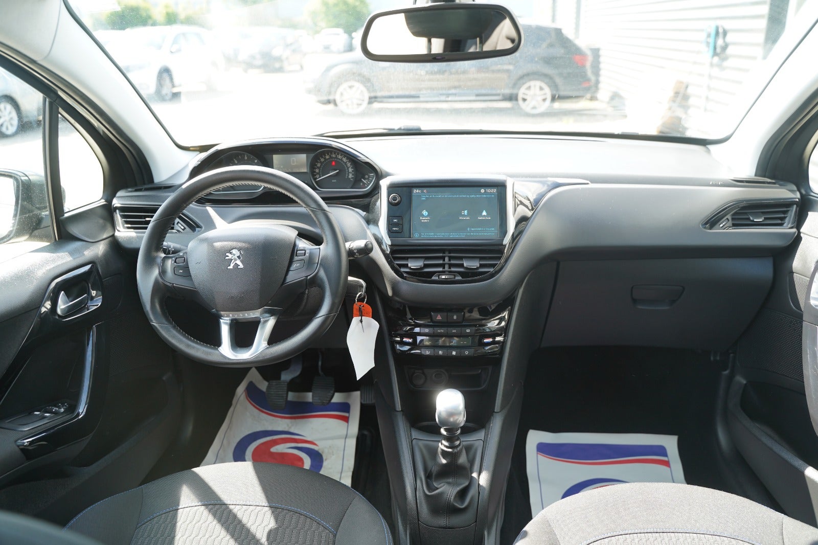 Billede af Peugeot 208 1,5 BlueHDi 100 Signature Sky