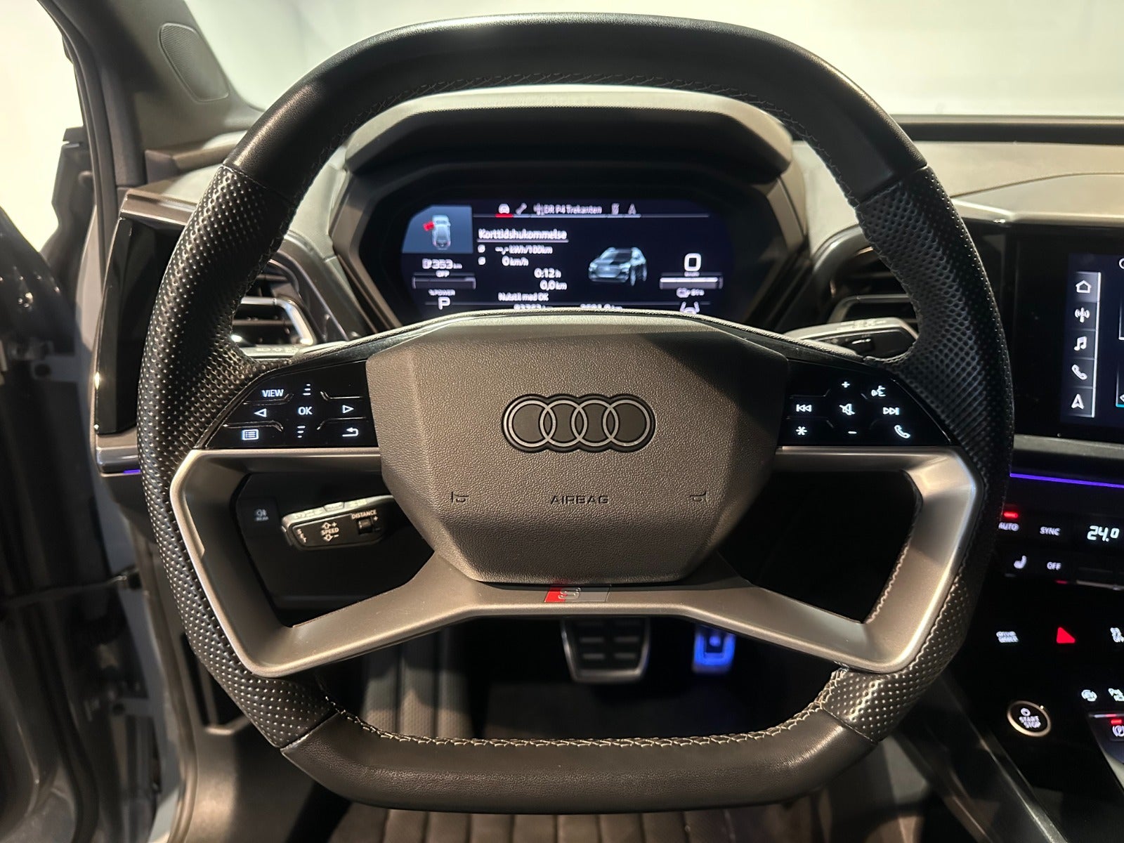 Audi Q4 e-tron 50 S-line quattro 5d - 13