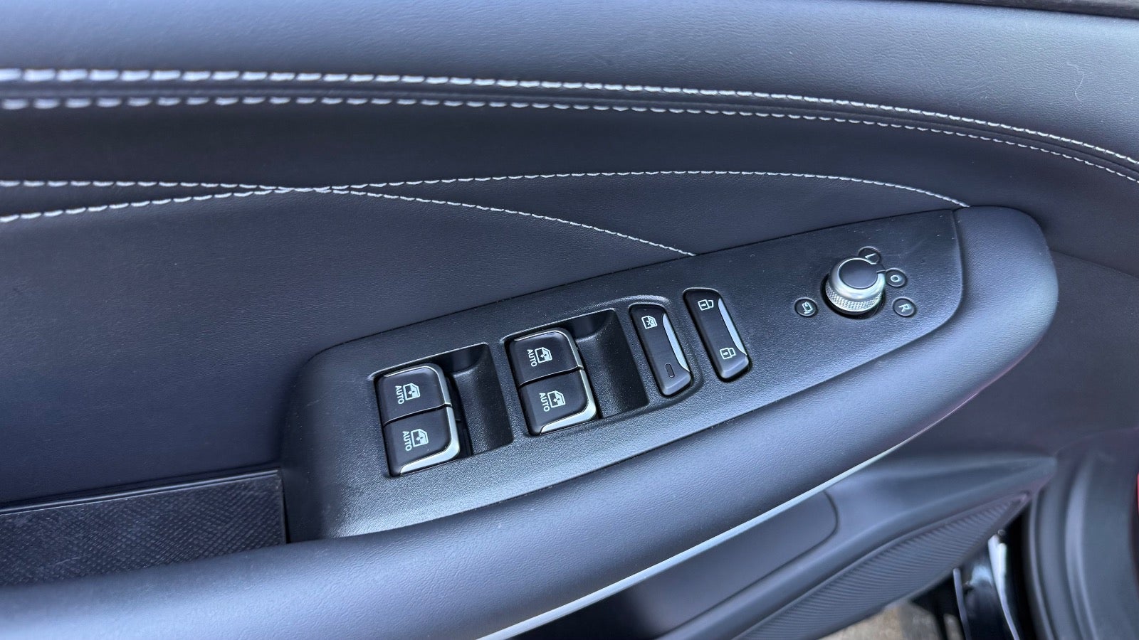 Navor E5 PHEV Rock