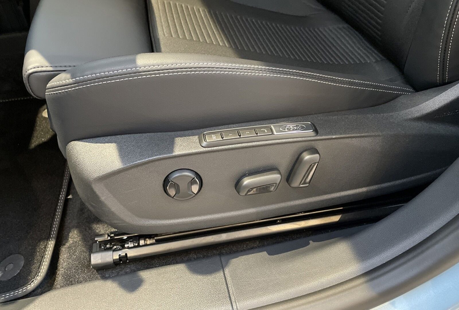 Ford Explorer Select Extended Range