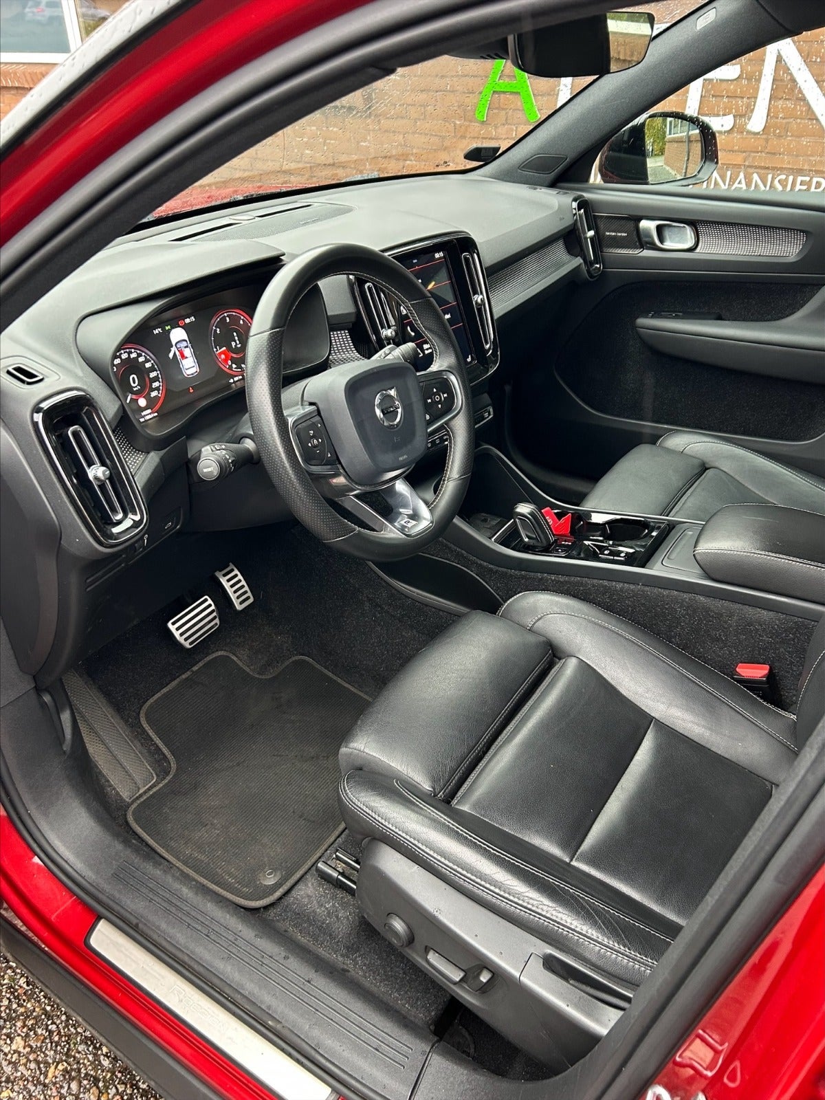 Billede af Volvo XC40 2,0 D4 190 R-Design aut. AWD