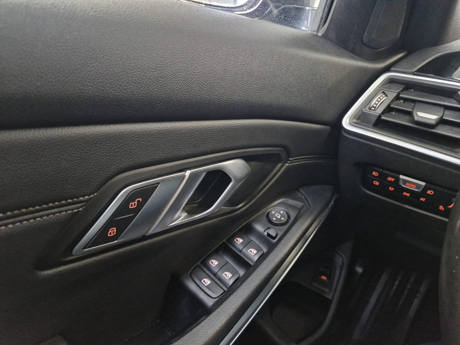 Billede af BMW 330i 2,0 Touring Sport Line aut.