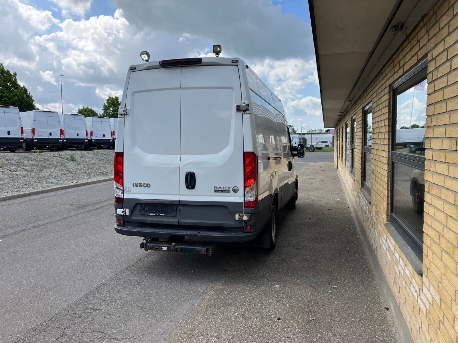 Billede af Iveco Daily 3,0 35C18 12m³ Van AG8