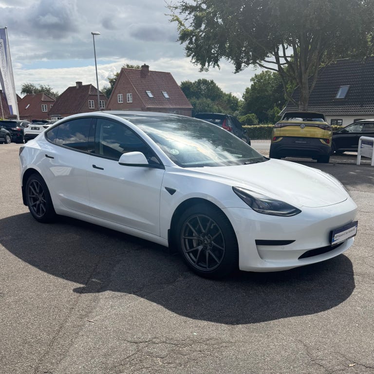Tesla Model 3 Standard Range+ RWD