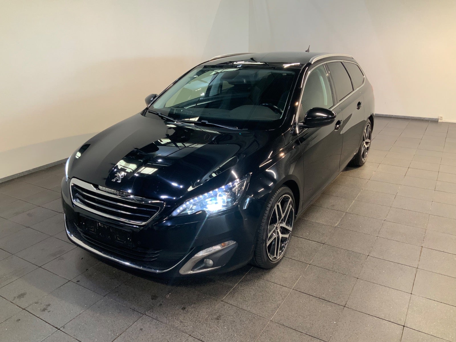 Peugeot 308 (1/8)