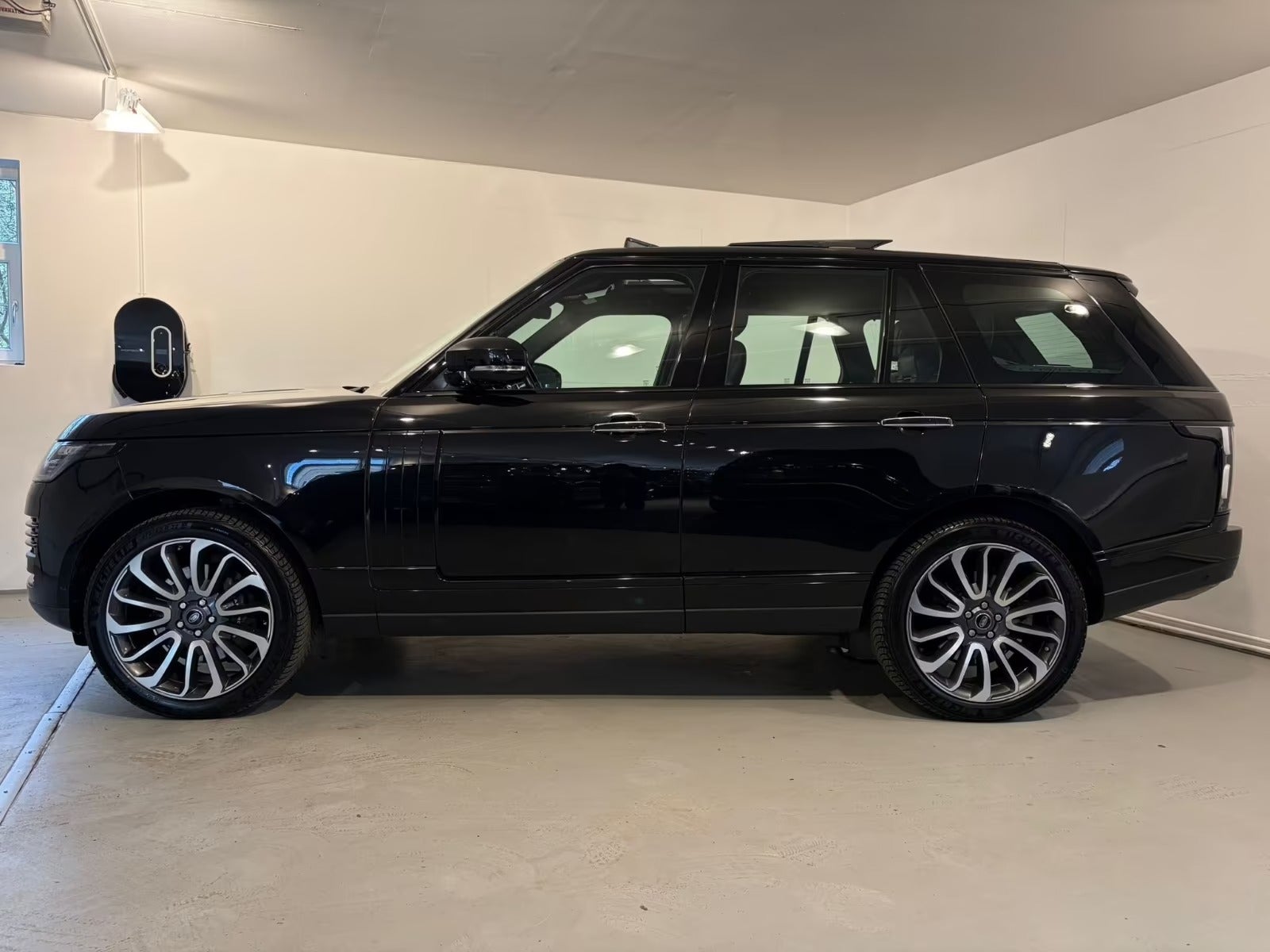 Land Rover – Range Rover