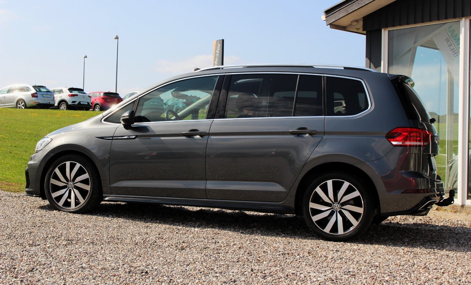 VW Touran TDi 190 R-line DSG Van