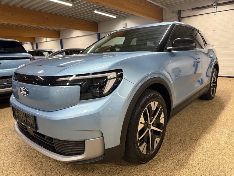 Ford Explorer Select Extended Range