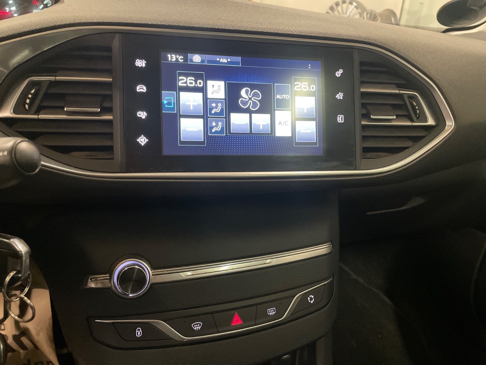 Peugeot 308 BlueHDi 120 Style Sky SW