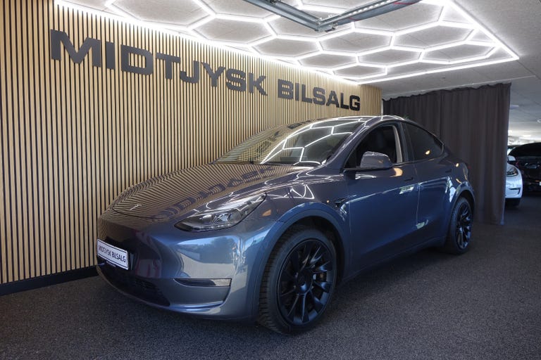 Tesla Model Y Long Range AWD