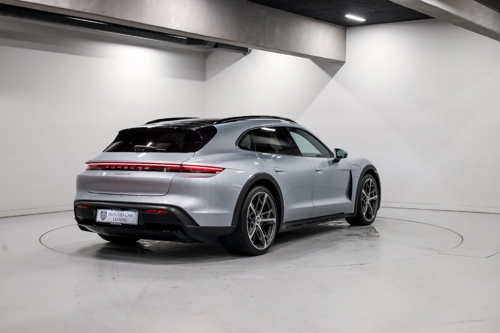 Porsche Taycan 4 Performance+ Cross Turismo